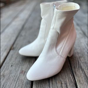 Steve Madden Women’s White Shortie Boots